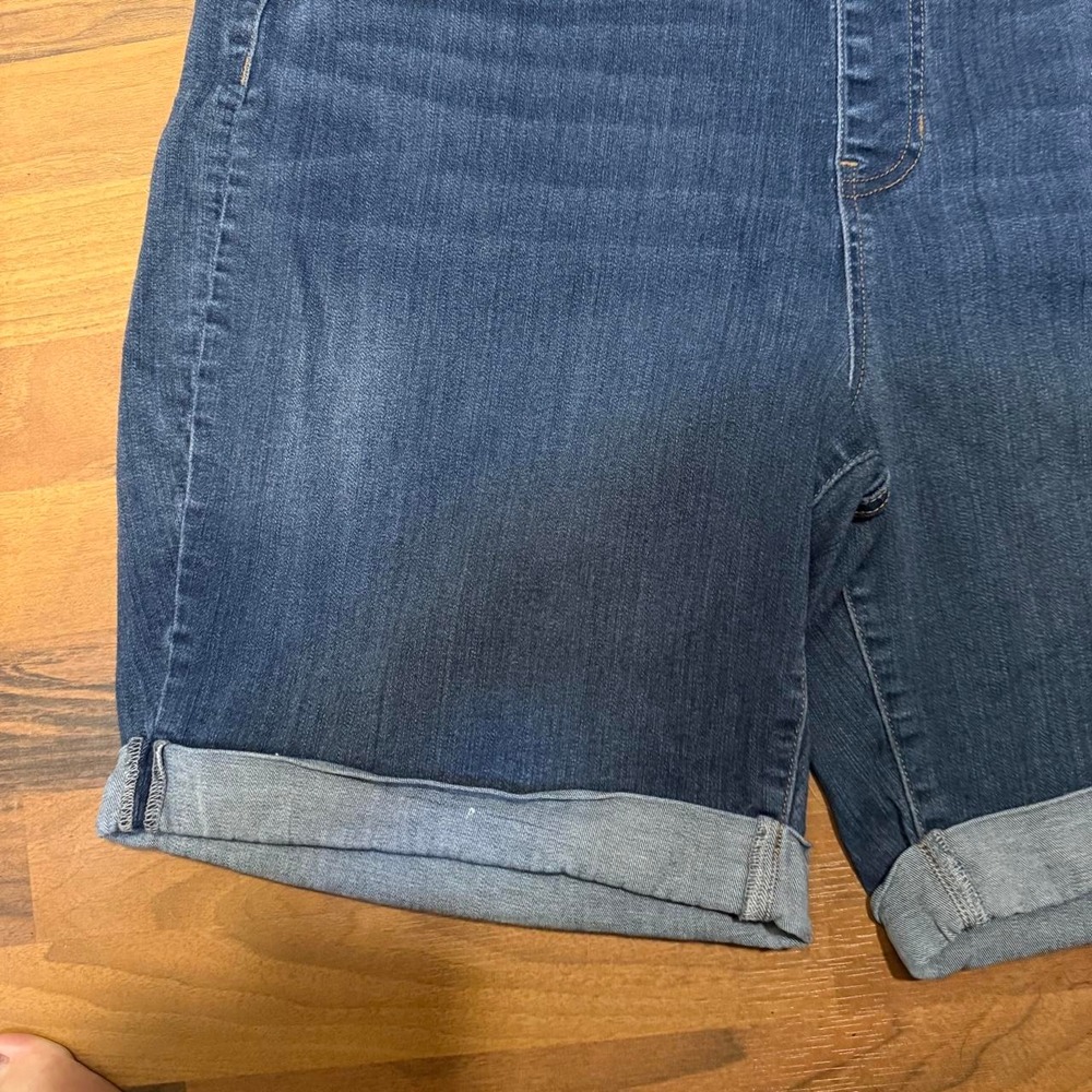 Liverpool Bermuda Jean Shorts Size 24W - Picture 3 of 4